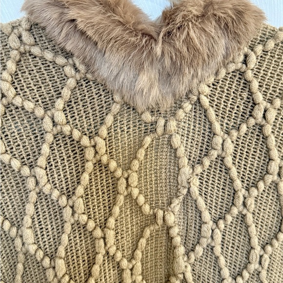 Love Token Rabbit Fur Trim Knit Cardigan Vest O/S Camel Fringe Boho Luxe - Picture 9 of 9
